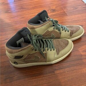 Nike Dunk High Boot Medium Olive Velvet Brown 325514-231 size 11